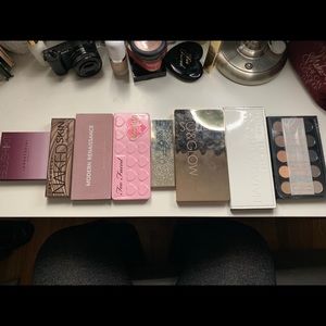 Makeup - High End Eye & Face Palettes Makeup - High End Eye & Face Palettes
